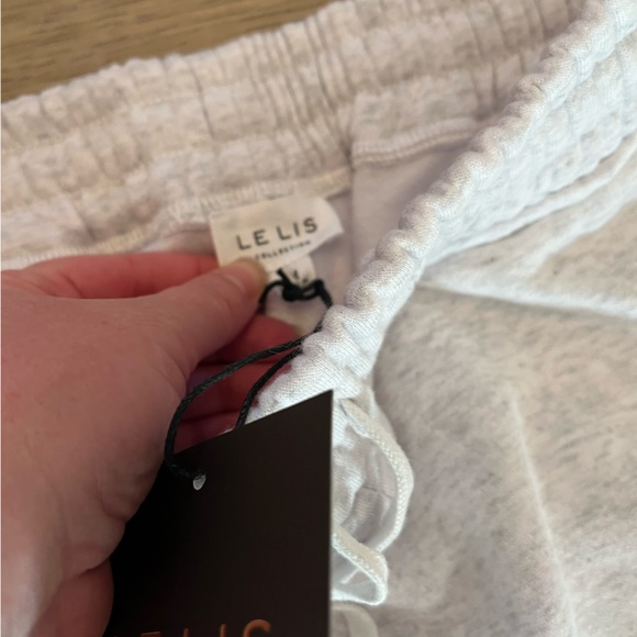 Le Lis Light Gray Crewneck Sweat Set with White Lace Trim- shirt and pants NWT - Picture 10 of 14